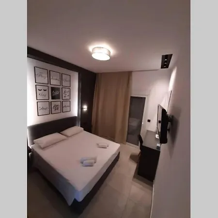 Luxury 1 Bedroom In *
