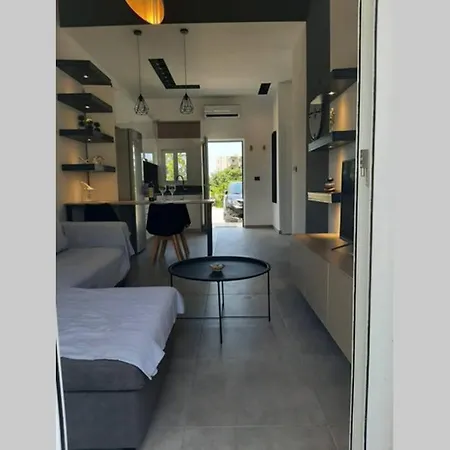 Luxury 1 Bedroom In *
