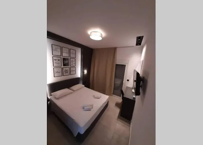 Luxury 1 Bedroom In *